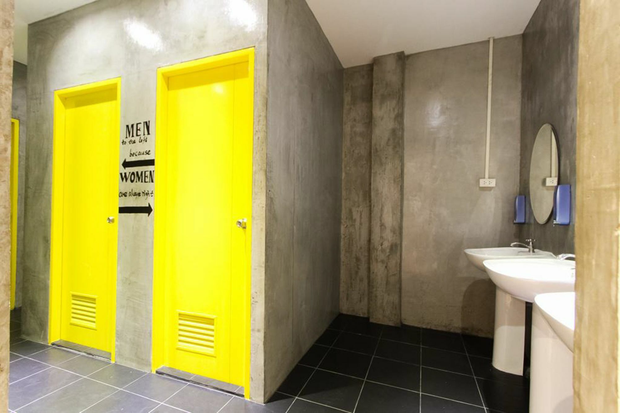 Folk Poshtel Silom Bangkok