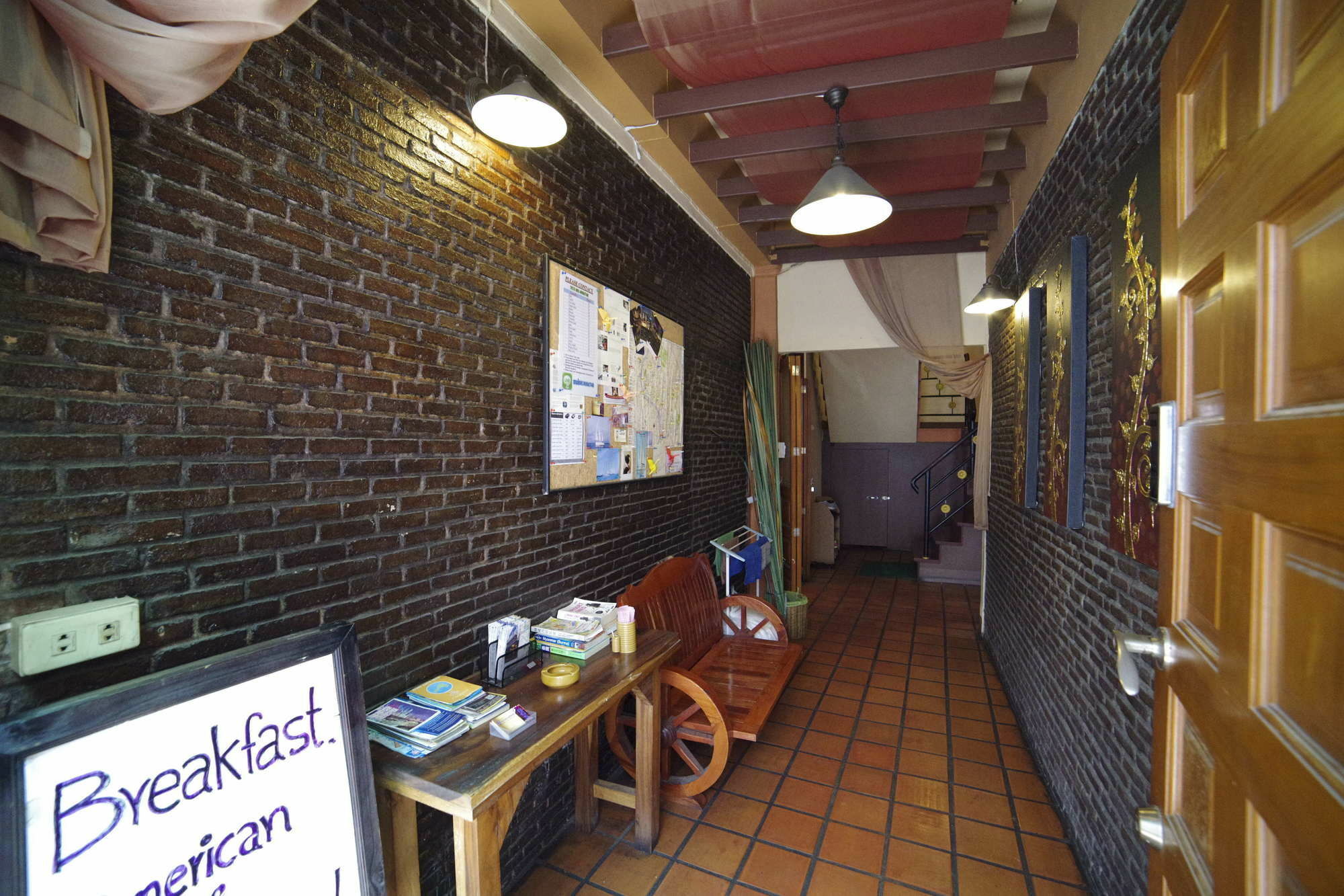 Bed & Breakfast Baan Glang Soi Restaurant & 2*