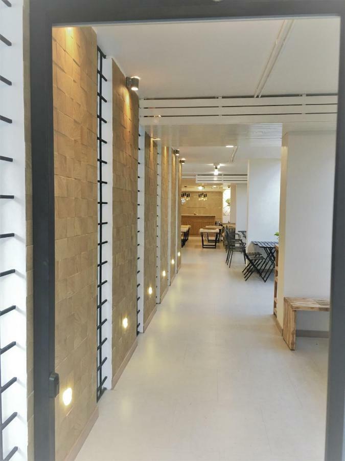 Saran Poshtel Hotel 3*