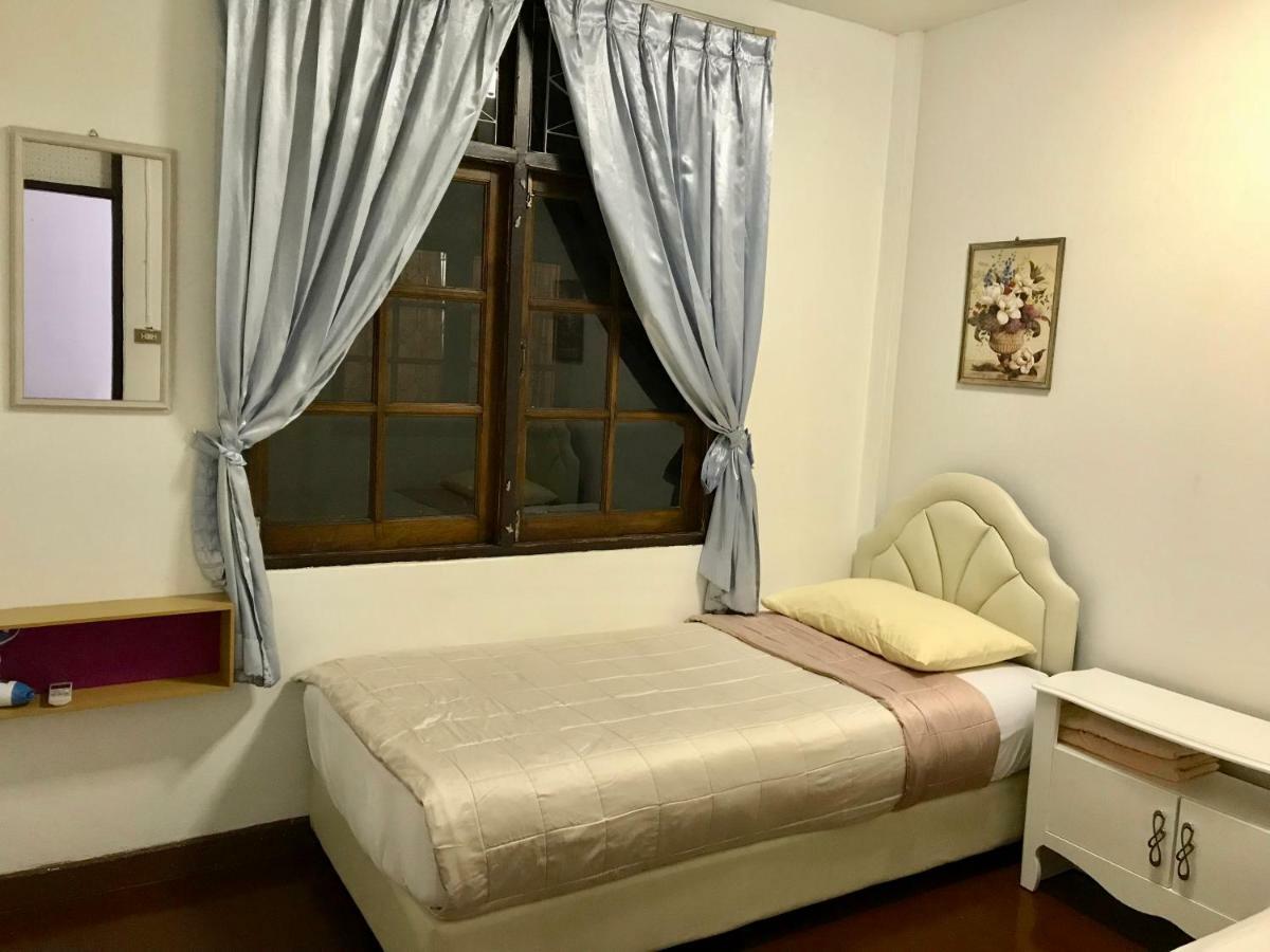 Sira's House Gasthof 2*