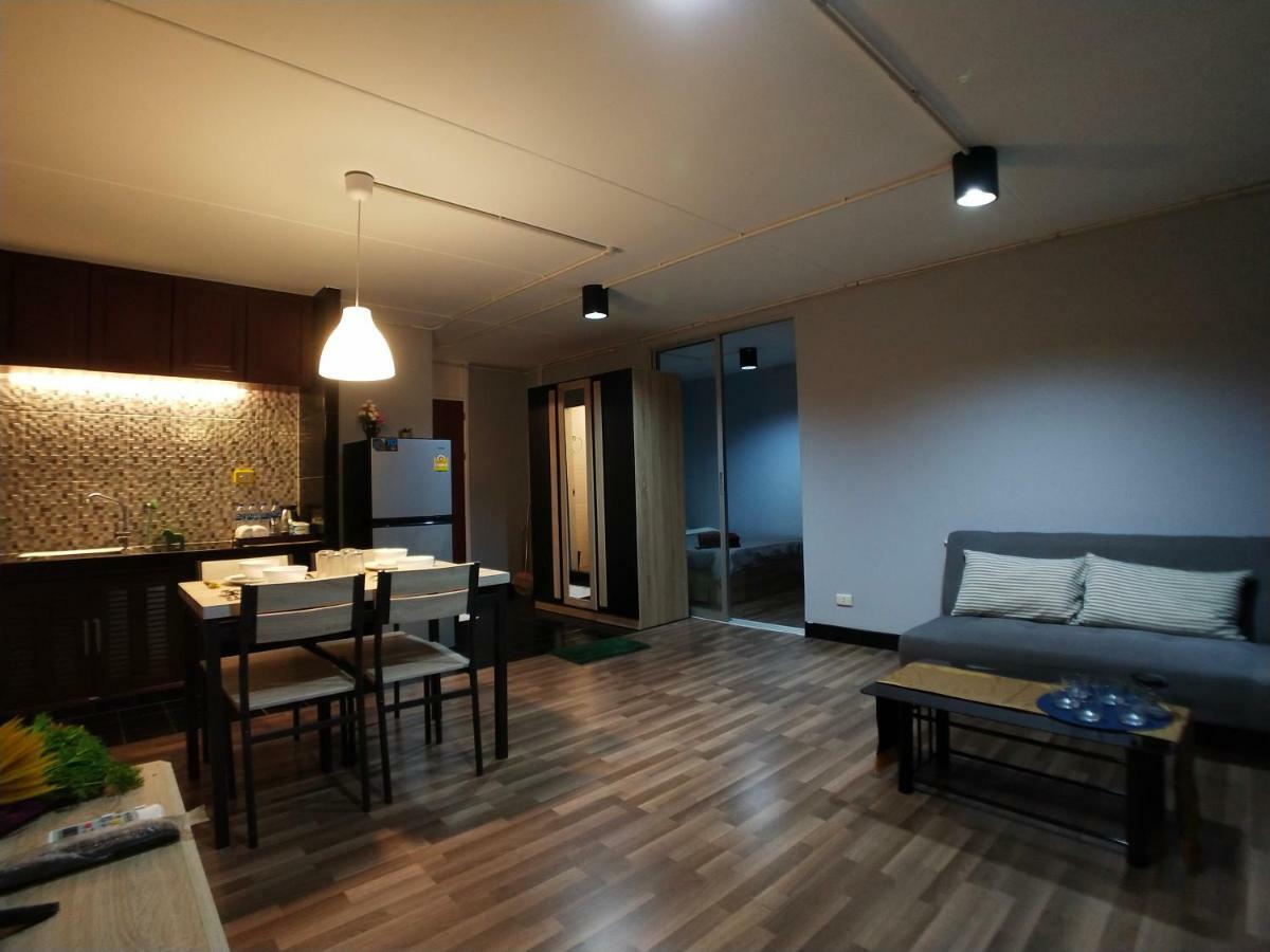 Impact Popular Comdominium Homestay *