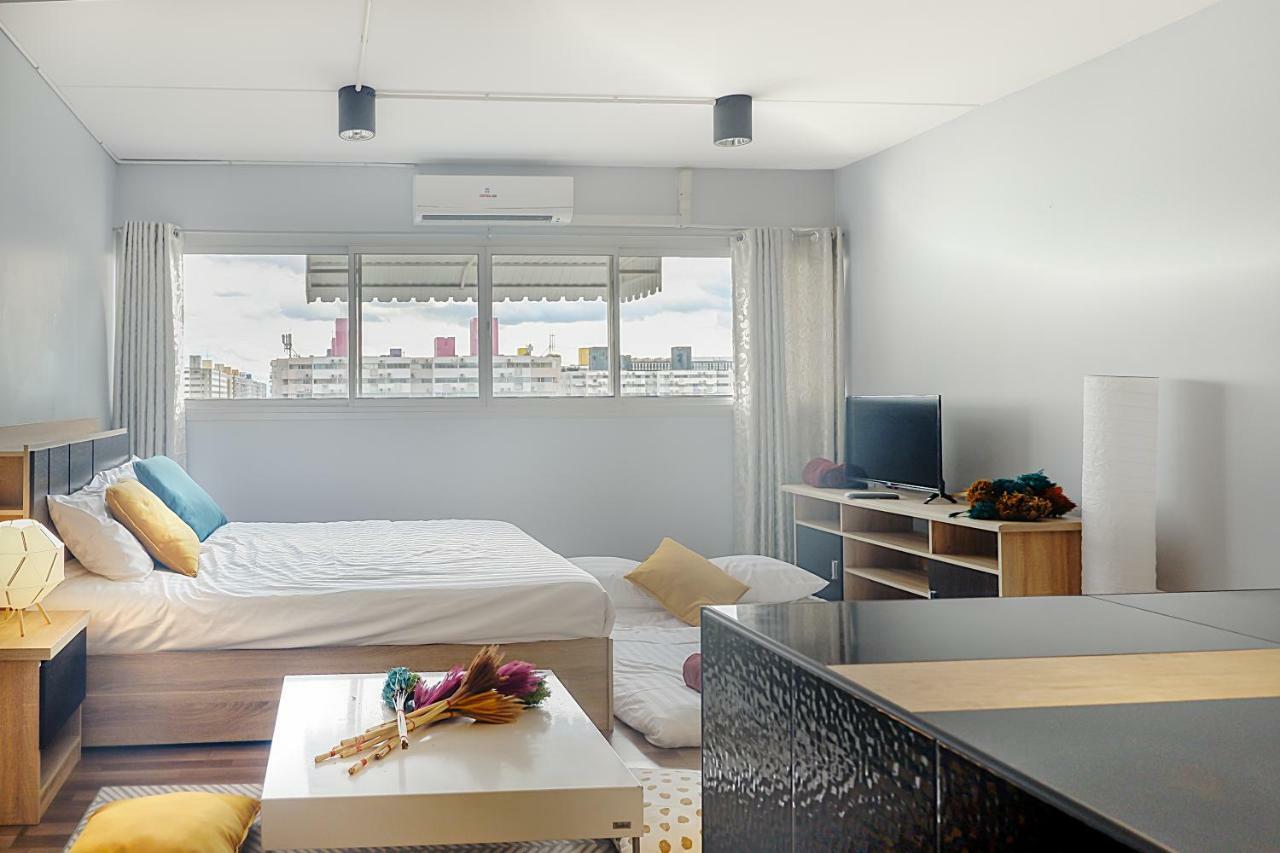 Impact Popular Comdominium Homestay