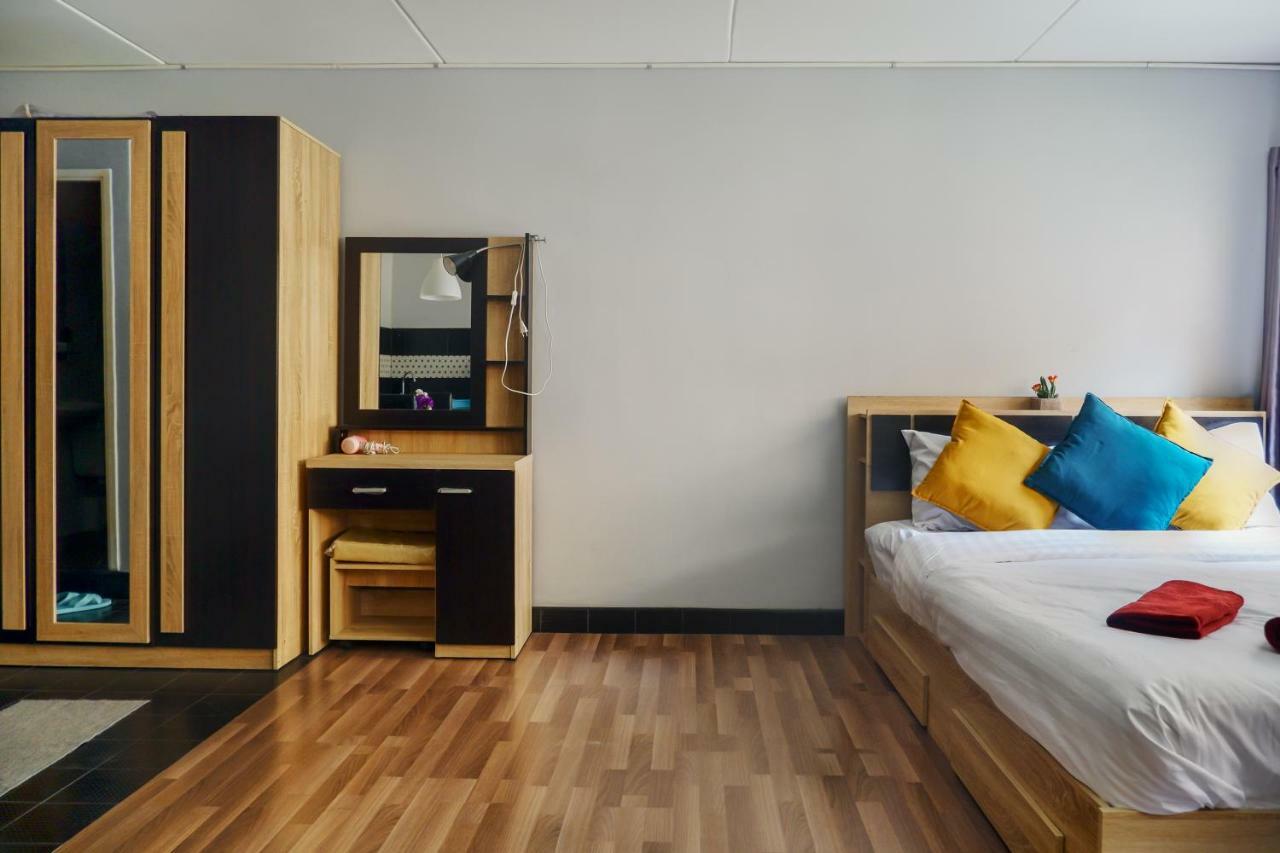 Impact Popular Comdominium Homestay