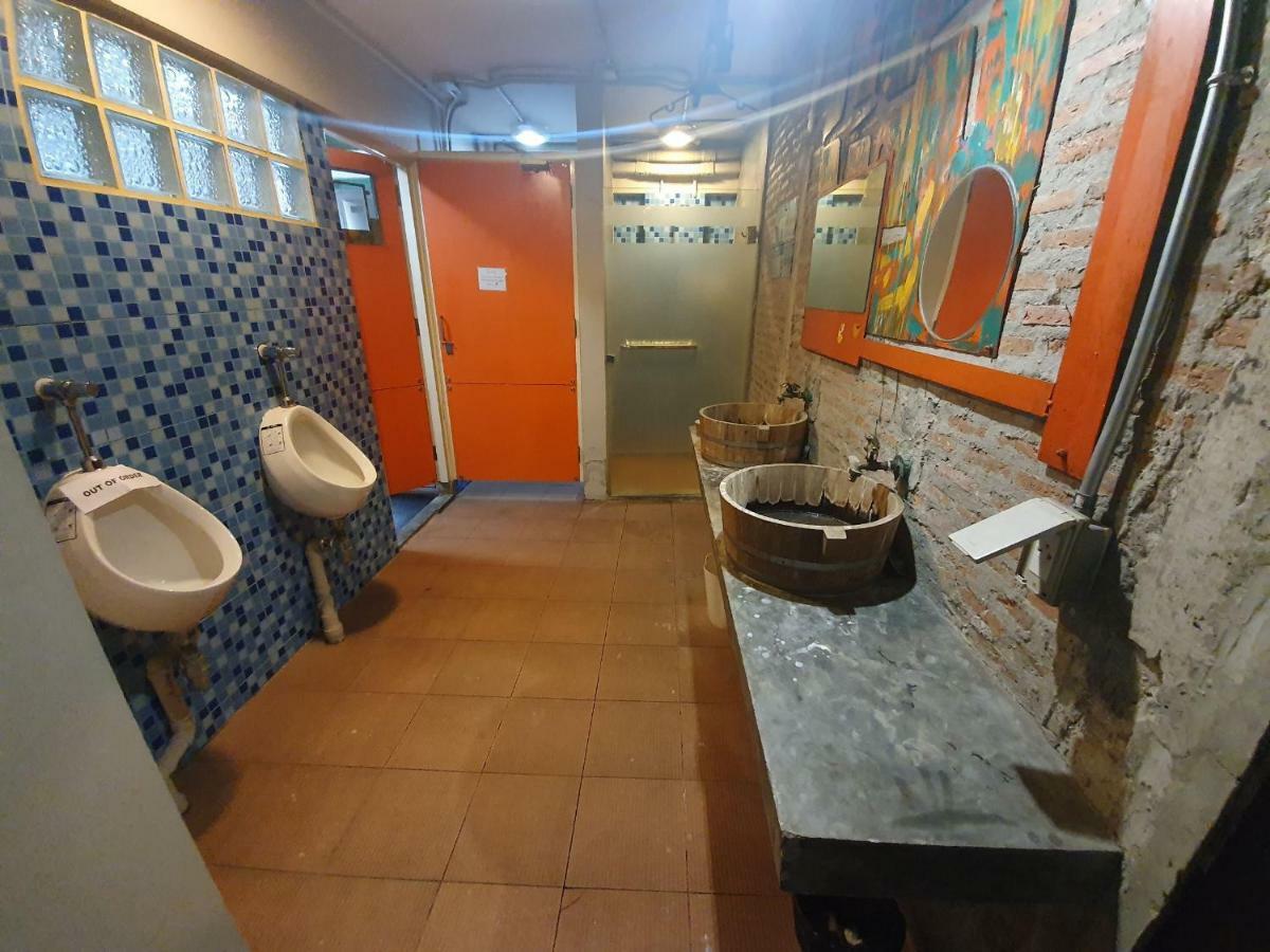 Hostel Silom Art *