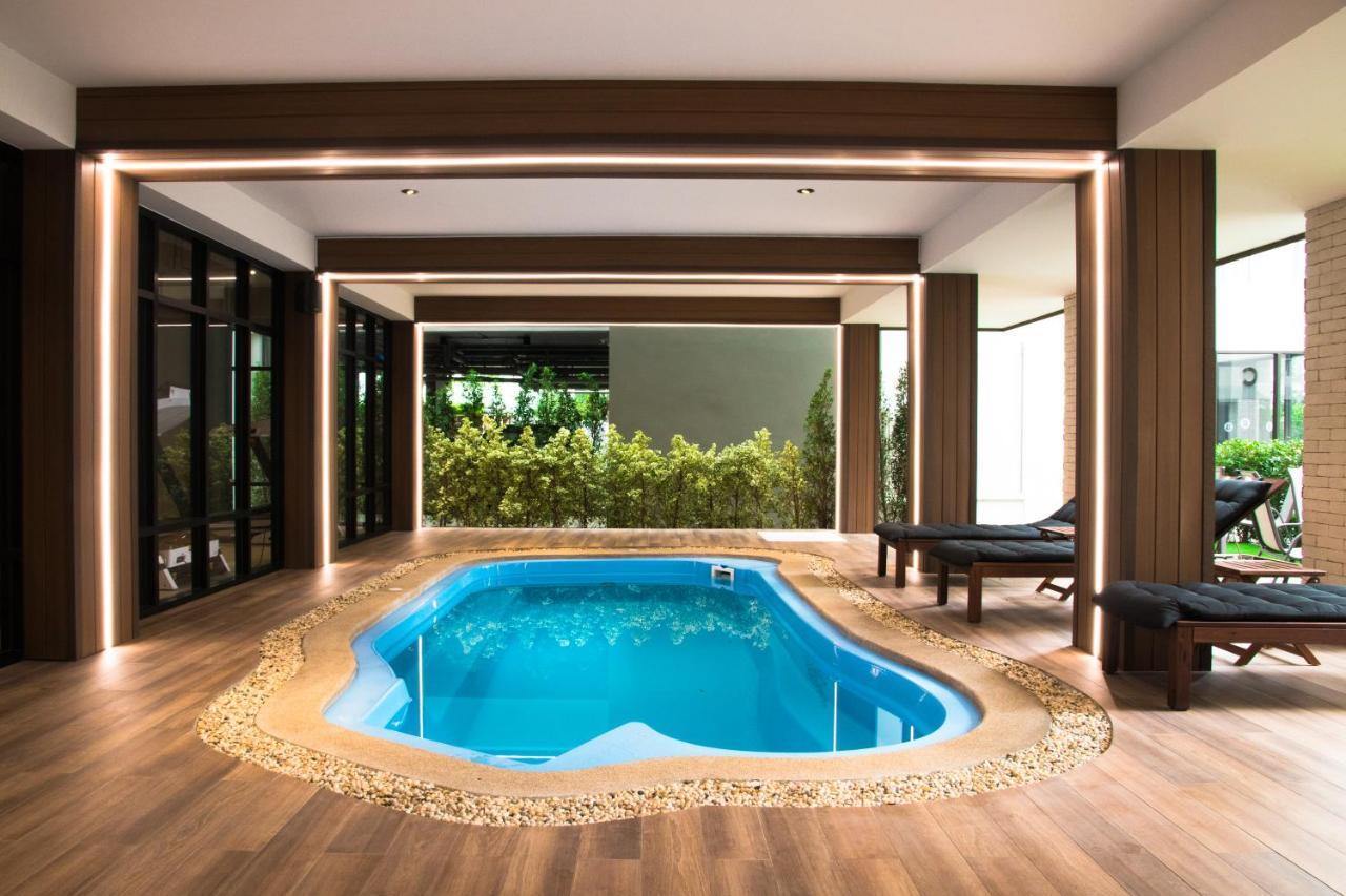 B Bangkok
