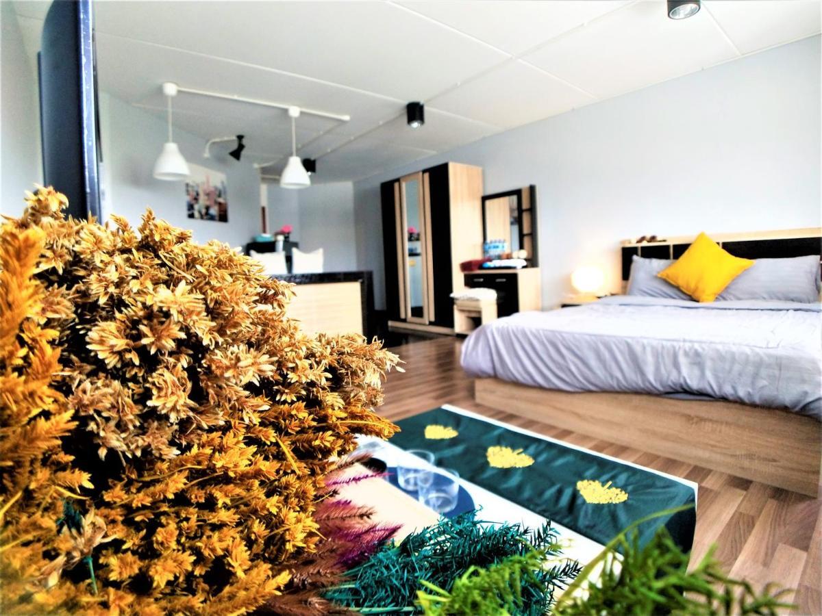 Impact Popular Comdominium Homestay *