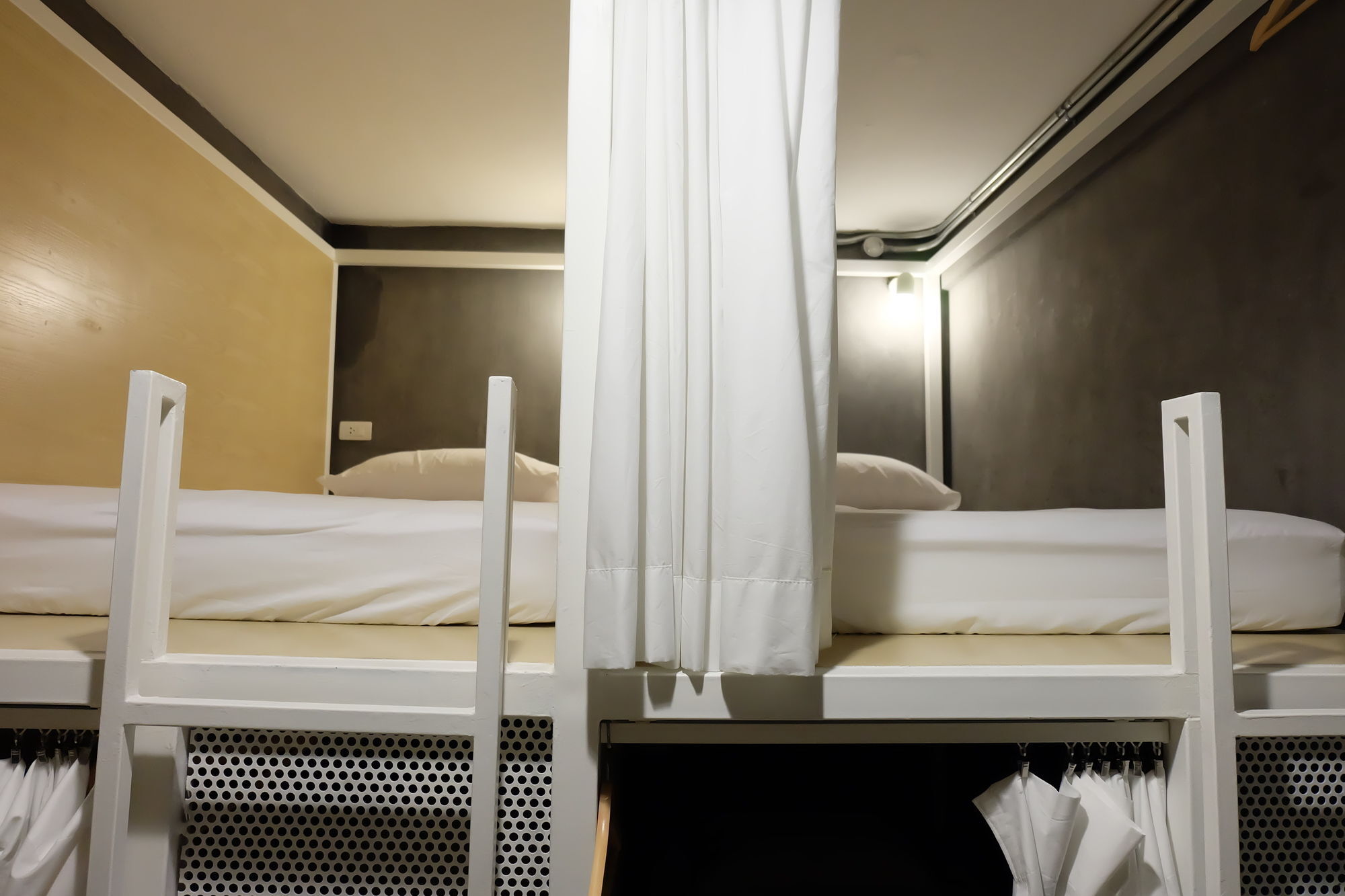 On The Bed Hostel *