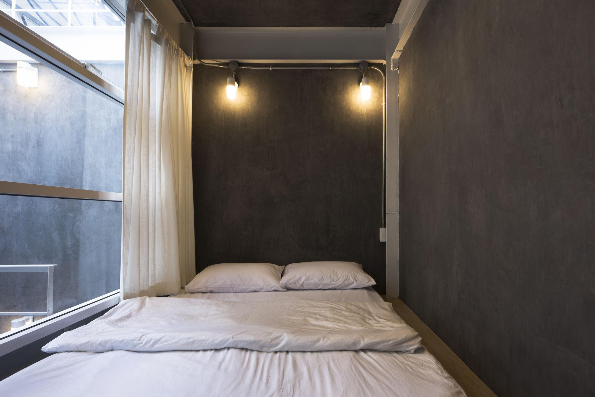 On The Bed Hostel *
