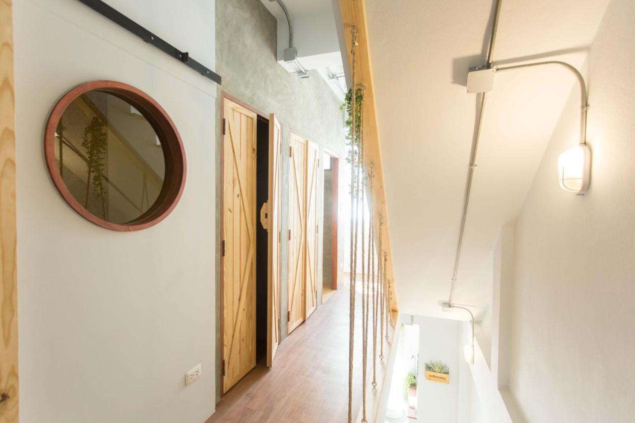 Barn & Bed Hostel