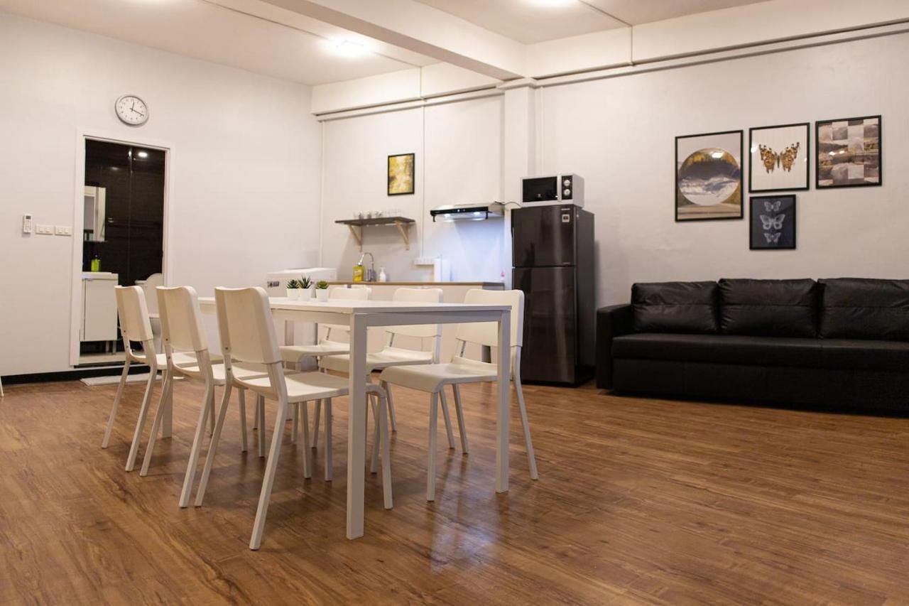 Apartment U4 Large 2 Bed Full Kitchen 200m To Bts Bangkok