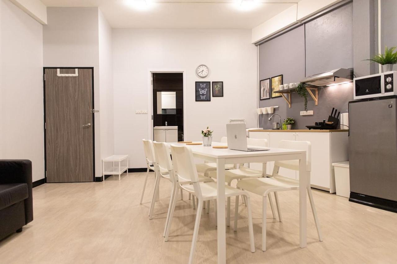 U2 Large 2 Bedrooms 100m To Bts Station Bangkok