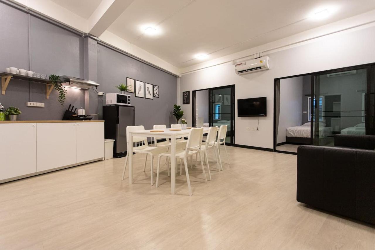 Apartment U2 Large 2 Bedrooms 100m To Bts Station Bangkok
