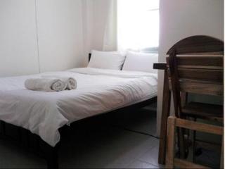 Asok Montri Albergue *