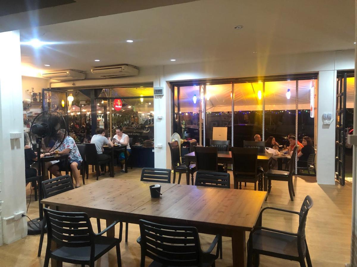 Glad Bar & Restaurant Asrama