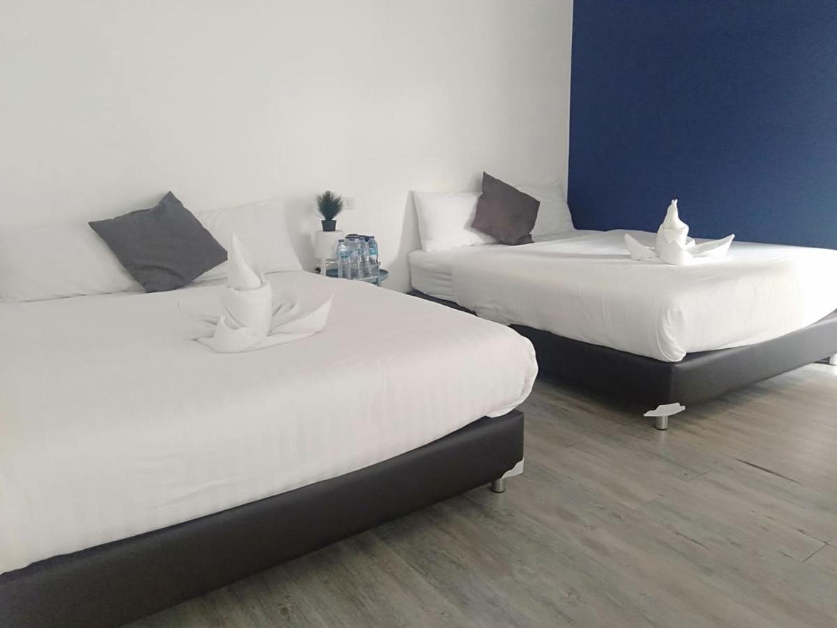 Hotel Sleep With Me Too Bangkok- Bts Phra Khanong