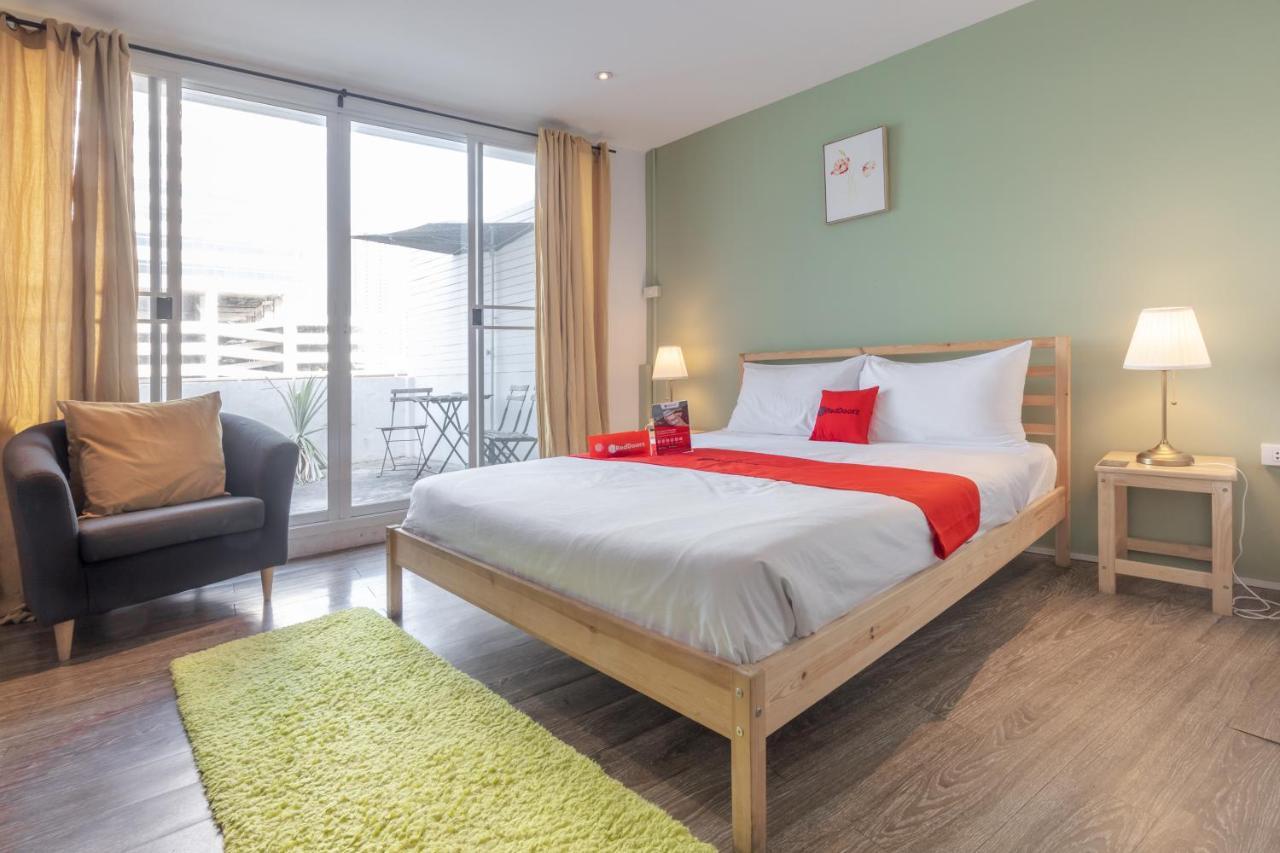 Folk Poshtel Silom Bed & Breakfast