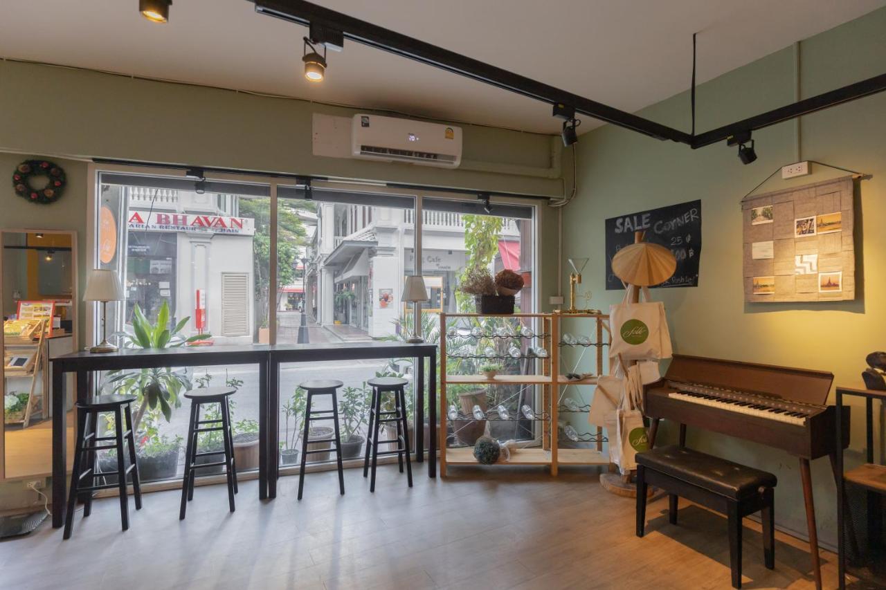 Folk Poshtel Silom