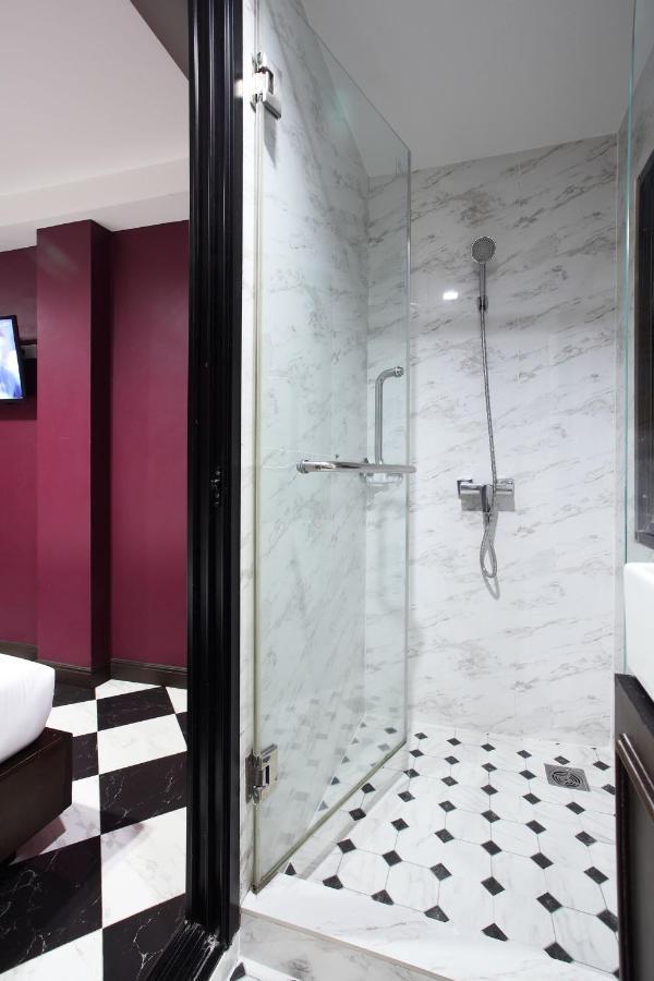 Violet Tower At Khaosan Palace 2*