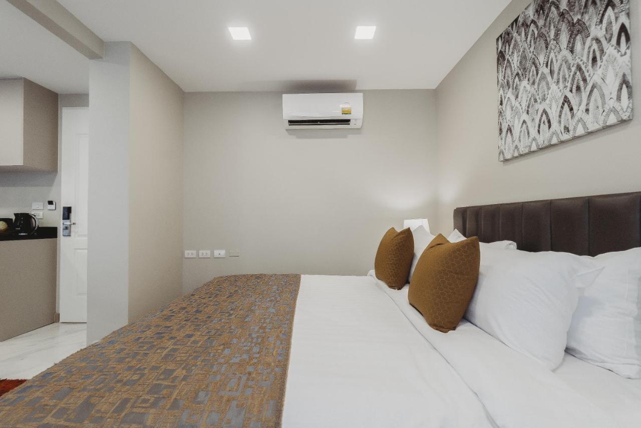 Bless Ekkamai Hotel 4*