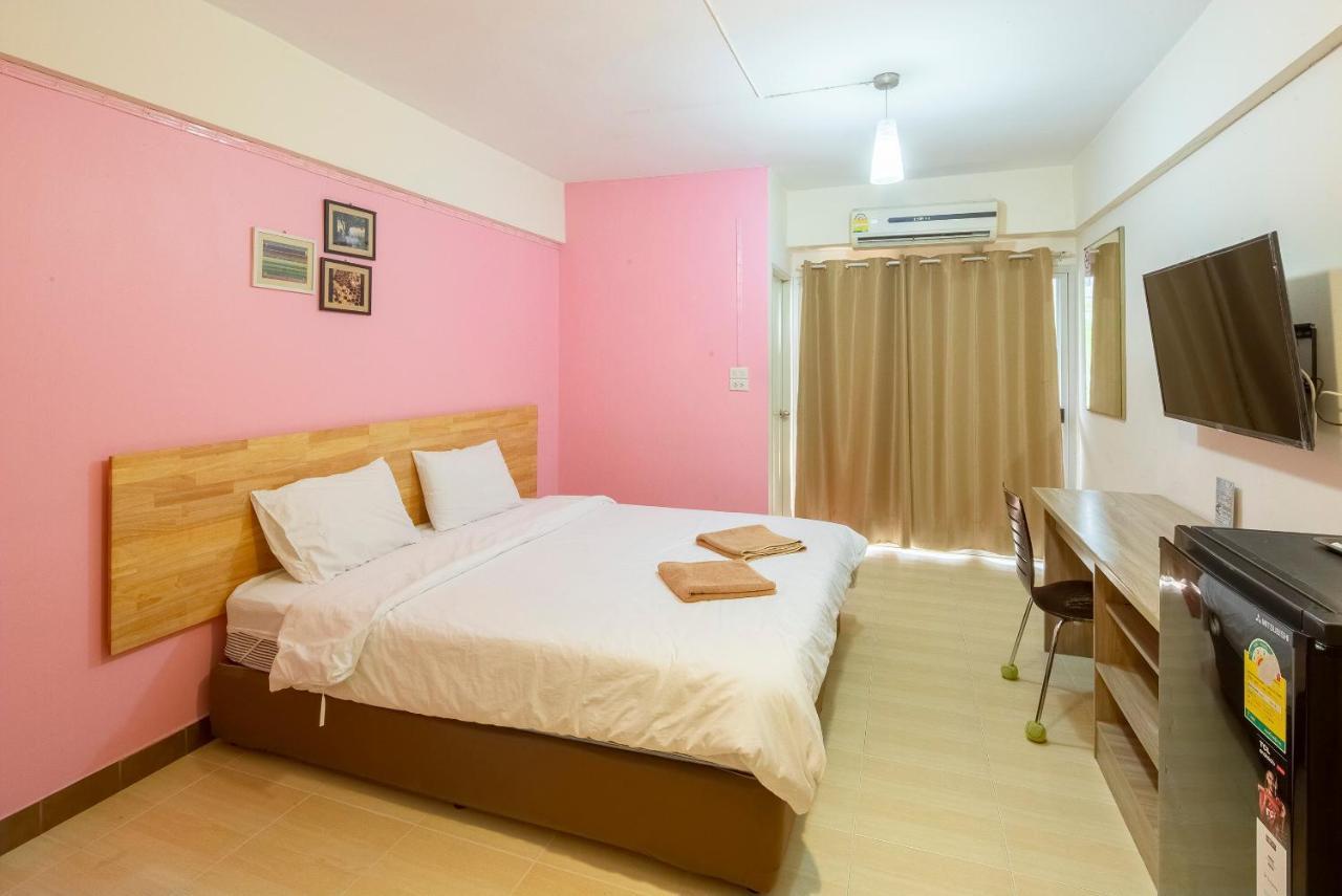 Hotel Gems Park Don Mueang Airport And Bts 3*