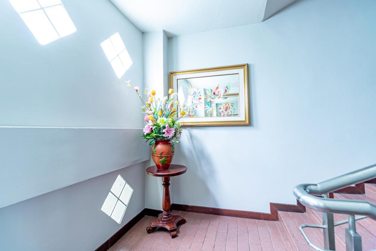 Hotel Silver Gold Garden, Suvarnabhumi Airport 3*