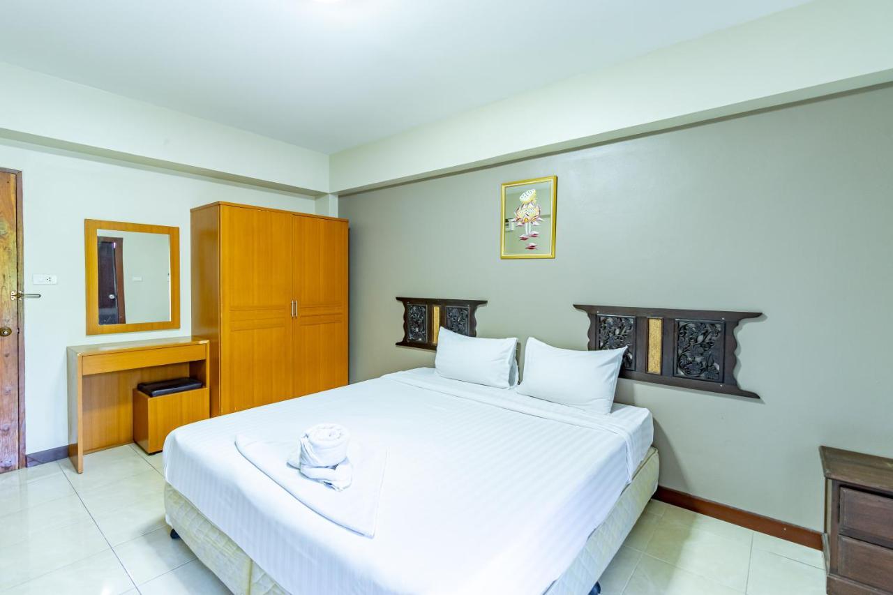 Silver Gold Garden, Suvarnabhumi Airport 3*