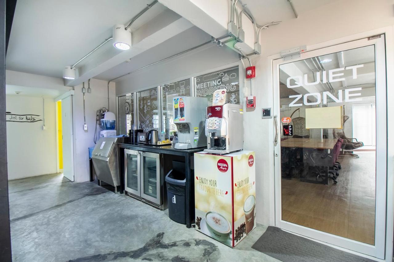 Hotel Hostel@seatzstation