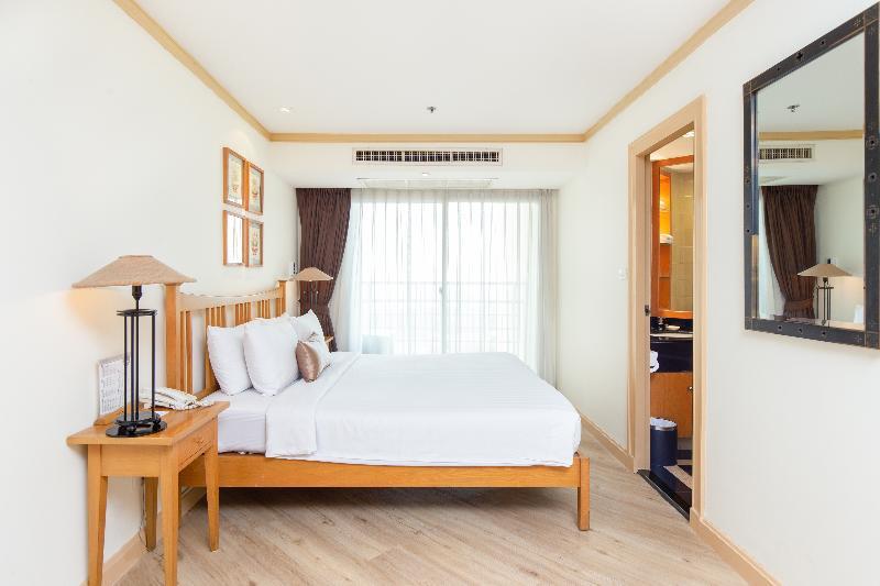 Riverfront Hotel 4*