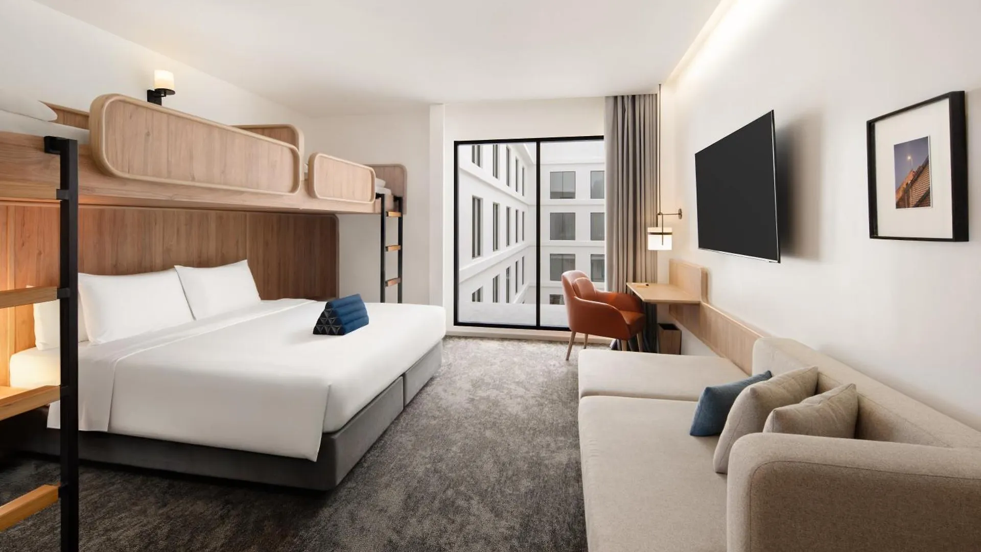 Top Hotels in Bangkok Old Town for Every Traveler